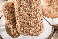 Low-Carb Creamy Coconut Popsicles with Toasted Coconut Crunch