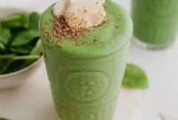 Creamy Banana Spinach Smoothie Recipe for Breakfast
