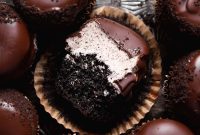 Oreo Hi-Hat Cupcakes with Toasted Marshmallow Frosting