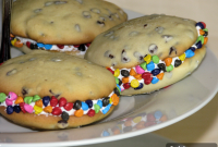 Whoopie Pie Cookies Recipe: Soft Filled Cookie Sandwiches