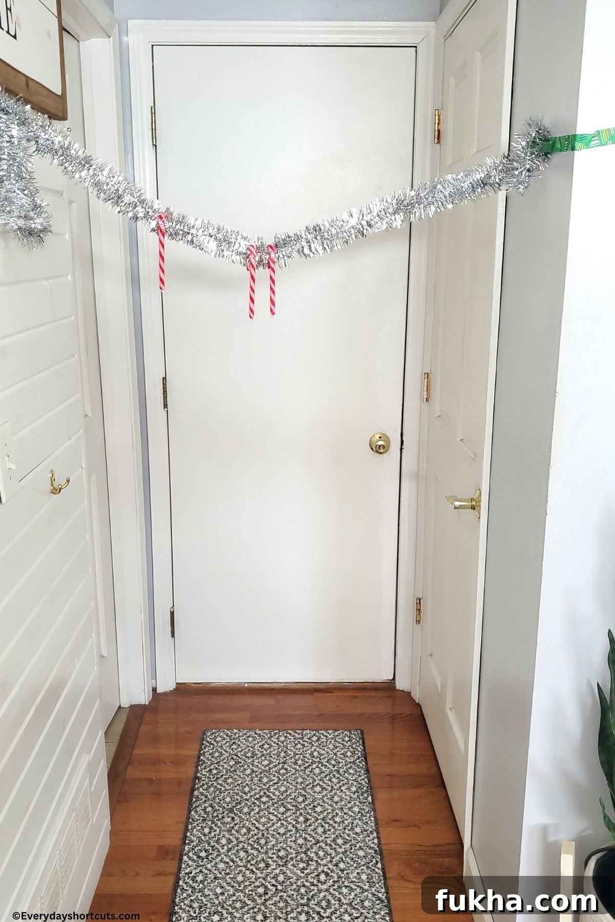 Candy Cane Throw Game