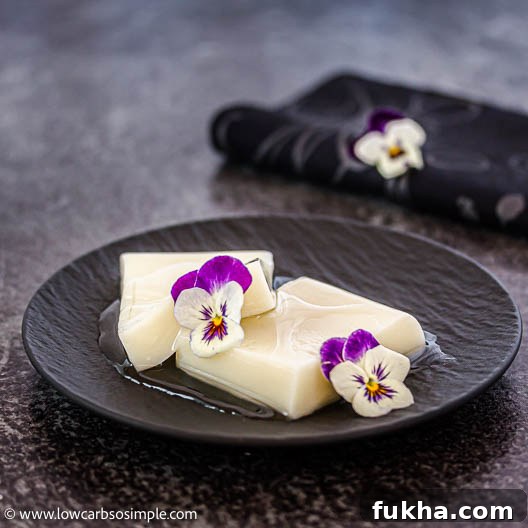 4-Ingredient Keto Almond Jelly aka Annin Tofu | Low-Carb, So Simple