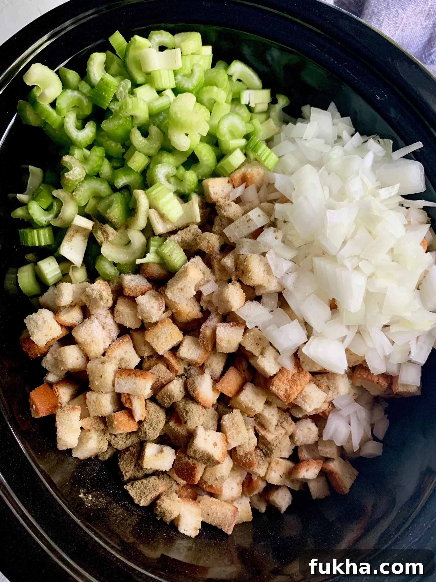 Slow Cooker Thanksgiving Stuffing Recipe 3 img 2473 4