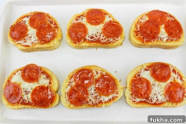 Cheesy Garlic Bread Pizza Recipe 7 easy garlic bread pizza