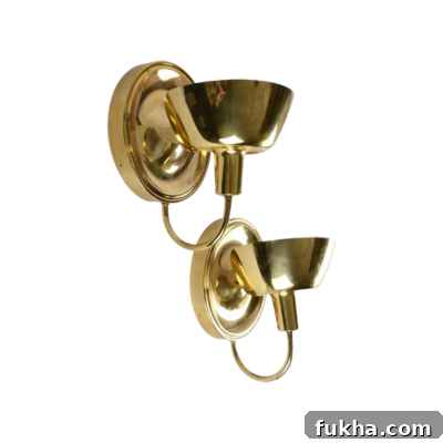 Josef Frank, Wall Scones, Model 2389, Firma Svenskt Tenn