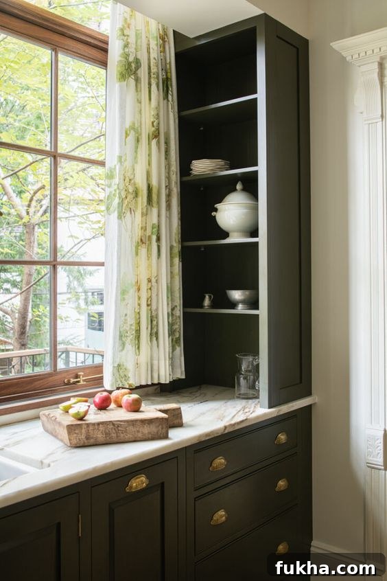 Traditional and Timeless English Kitchen with sunlight and colors