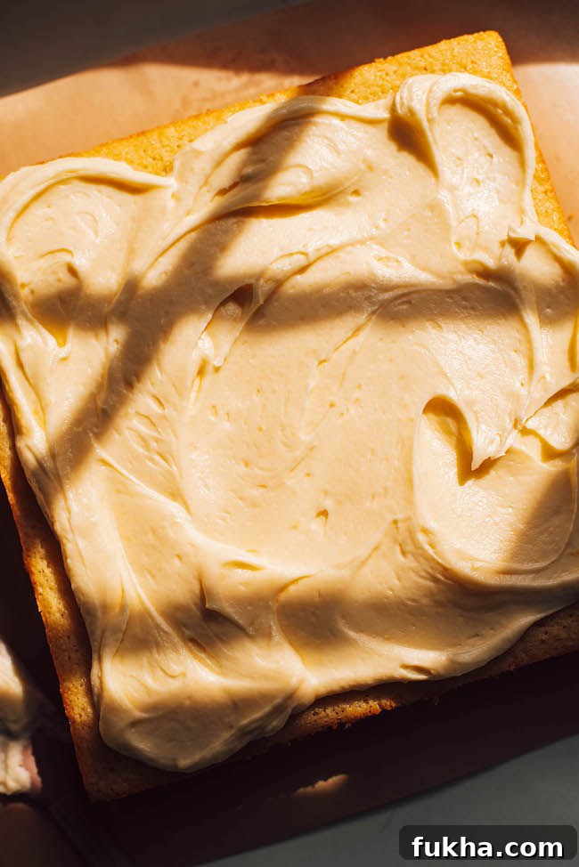 finished lemon curd cake