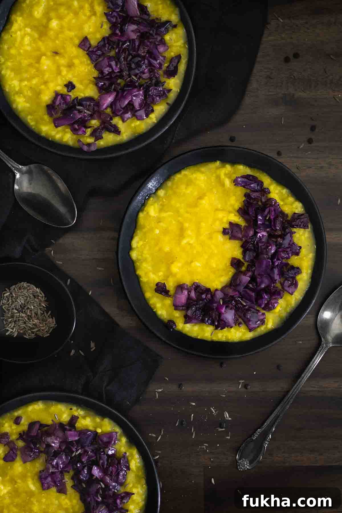 Khichdi with red cabbage and onions