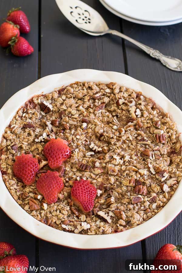 strawberry streusel baked oatmeal