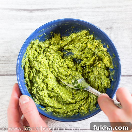 1-Ingredient Zero-Carb Chips with Spicy Cajun Avocado Mayo 9 Spicy Cajun Avocado Mayo; Mashed Avocado | Low-Carb, So Simple